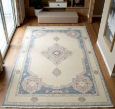 Handknotted Oushak Wool Rug A Light
